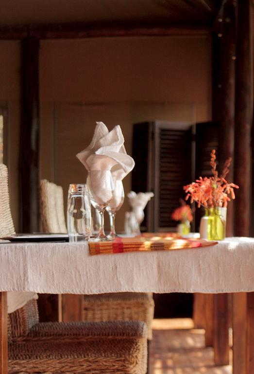 Bush Lodge - Amakhala Game Reserve Eksteriør billede